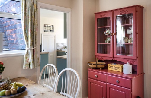 Meads Apartment | Seaside Hideout - spacious, peaceful family friendly apartment