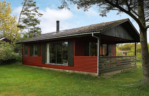 Vinderup House | Cozy Seaside Holiday Home with Terrace by Limfjord