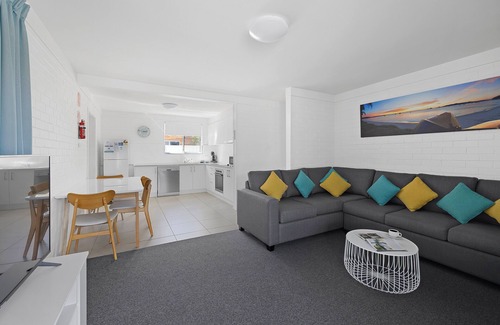 Fingal Bay Apartment | Oceanfront Seaside Holiday Resort in Fingal Bay