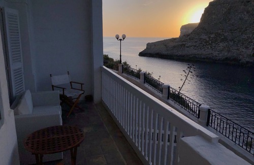 Xlendi Apartment | Oceanfront Haven with Breathtaking Sea and Sunset Views