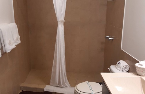San Felipe Hotel | Explore Seaside Hotel & Victor's RV Park: Pet-Friendly Retreat