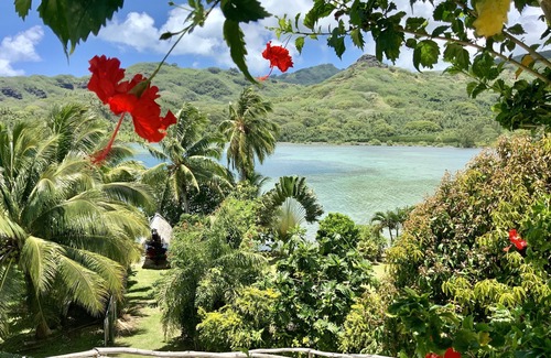 Huahine House | Beachfront Bungalow with Private Lagoon and Pool Access