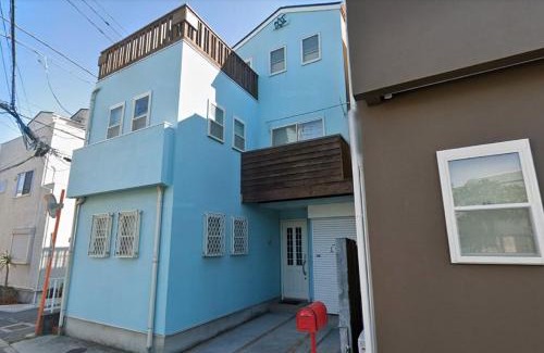 Koshigoe Apartment | Seaside House Enoshima: Family-Friendly Stay with Free Parking