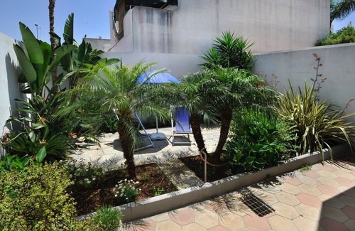 Santa Maria al Bagno Apartment | Cozy Seaside House with Garden in S. Maria al Bagno
