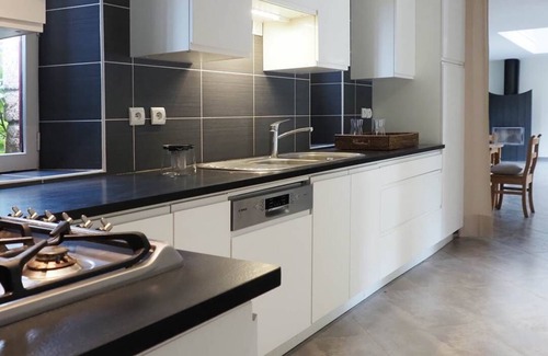 Porspoder Apartment | Cozy Seaside House with Pool for Family Getaways