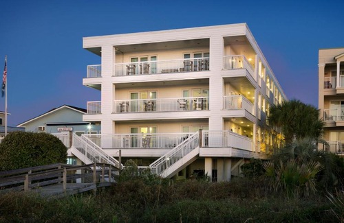 Isle of Palms Hotel | Oceanfront Seaside Inn - Isle of Palms: Pet-Friendly Escape