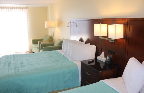 Fenwick Island Hotel | Cozy Seaside Inn with Pool, Spa & Family-Friendly Amenities