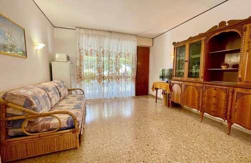 Porto Santa Margherita Villa | Tranquil Seaside Villa with Garden and Pet-Friendly Amenities