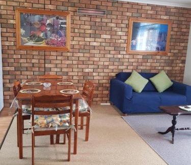 Kingscote Apartment | Pet-Friendly Apartments in Kingscote, Australia for Families