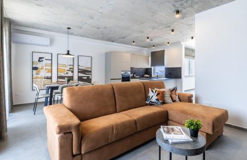 St. Andrew's Apartment | Indulge in Seaside Elegance at Pembroke St Julians