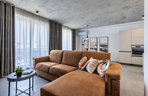 St. Andrew's Apartment | Indulge in Seaside Elegance at Pembroke St Julians