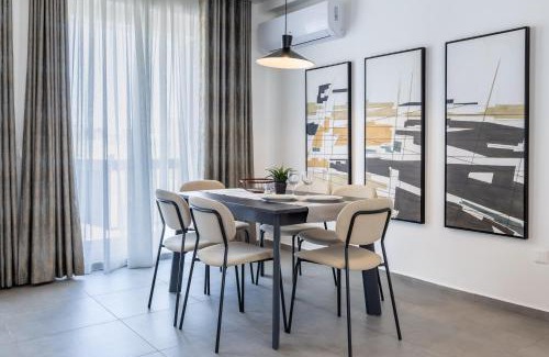 St. Andrew's Apartment | Indulge in Seaside Elegance at Pembroke St Julians