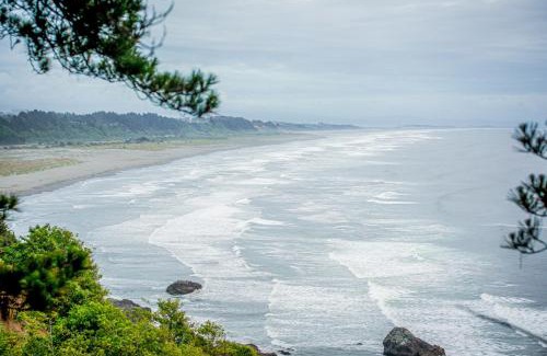 Westhaven-Moonstone House | Family-Friendly Seaside Meadow with 9.4/10 Guest Ratings