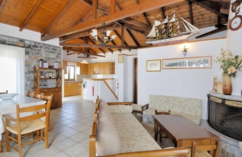 Lefktron Villa | Premier Seaside Mulberry Villa with Ocean Views & Pool