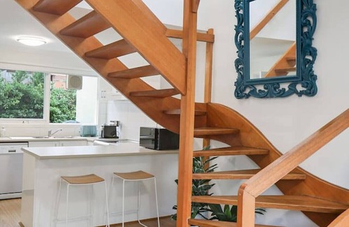 Ocean Grove Apartment | Seaside on The Parade- Central, walk to the beach, shops