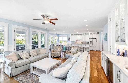 North Carolina Coast Cottage | Elegant Oceanfront Vacation Home with Private Pool & Spa