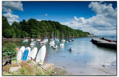 Aberdour Apartment | Coastal Retreat: 4-Star Family-Friendly Getaway