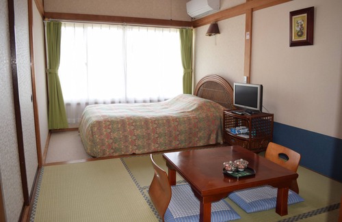 Nishina House | Eco-Friendly Seaside Resort Pension Surfrider - Guest Rated 9.4