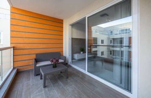 Qawra Apartment | Seaside Retreat in St Paul's Bay