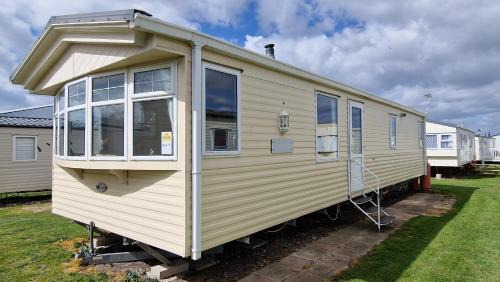 Dymchurch Apartment | Family-Friendly Retreat at New Beach Holiday Park