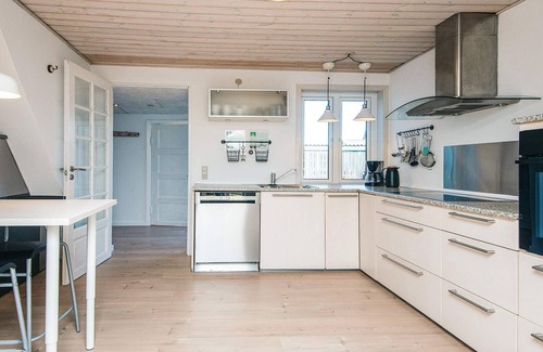 Thyboron House | Ideal 8-Person Holiday Home with Ocean View in Thyborøn