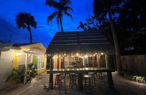Indian Rocks Beach Apartment | Cozy Oceanfront Retreat Cottages with Pool & Pet-Friendly Stay