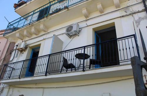 Scilla Bed & Breakfast | Seaside Retreat with Breakfast and Dining Options