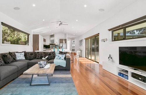 St. Andrews Beach House | Seaside Sanctuary: Family Home with Heated Spa Retreat