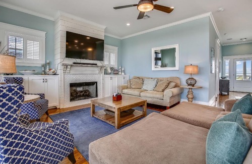 Miramar House | Oceanfront Seaside Sanctuary with Perfect 10 Guest Ratings