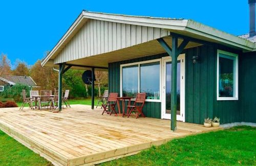 Helberskov Strand House | Family-Friendly Holiday Home for 6 in Hadsund