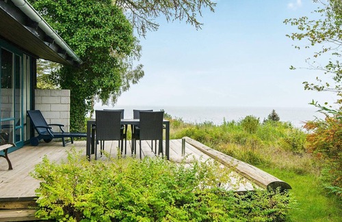 Knebel House | Spacious 6-Person Holiday Home in Knebel with Ocean View