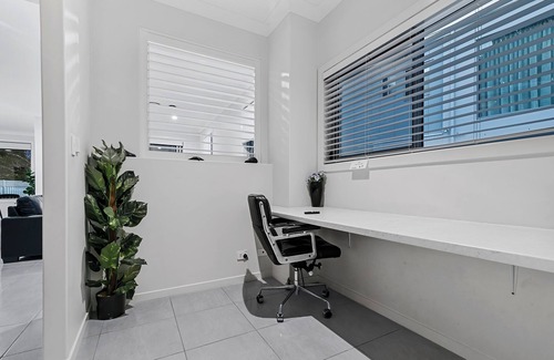 Bongaree House | Seaside Serenity