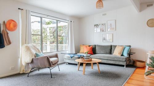 Flinders House | Idyllic Seaside Serenity: Pet and Child Friendly Retreat