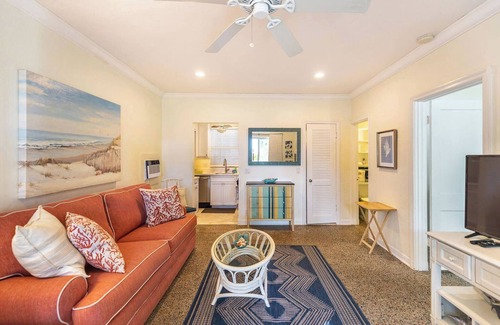 Jog Road Condo | Oceanfront One Bedroom Condo with Two Baths - Family-Friendly