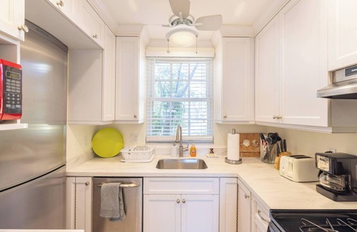 Jog Road Condo | Oceanfront One Bedroom Condo with Two Baths - Family-Friendly
