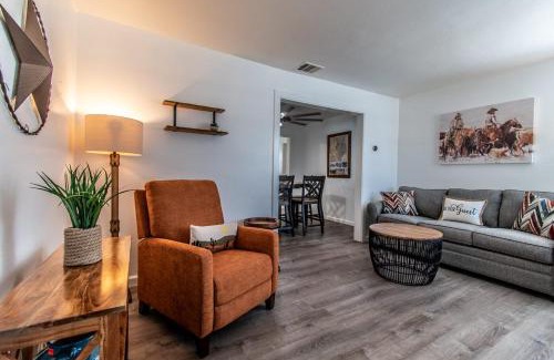 Bay Area House | Seaside Serenity: Family-Friendly Dual Dwellings Awaits