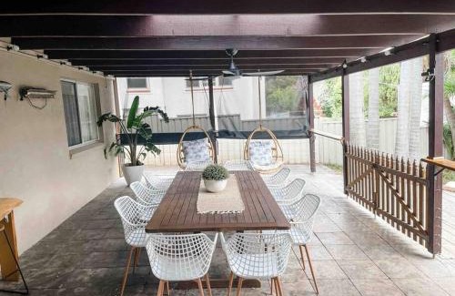 Port Macquarie House | Seaside Serenity: Oceanfront Spa & Games Room Retreat