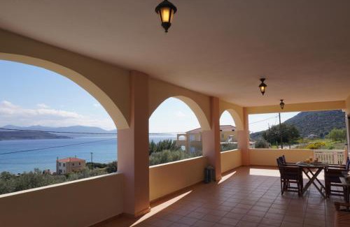 Papadhianika Apartment | Relaxing Seaside Serenity with Child-Friendly Amenities