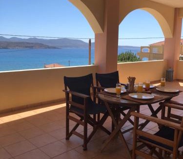 Papadhianika Apartment | Relaxing Seaside Serenity with Child-Friendly Amenities