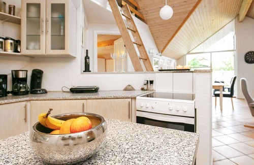 Vejlby Fed House | Comfortable 5-Person Holiday Home with Ocean View in Middelfart