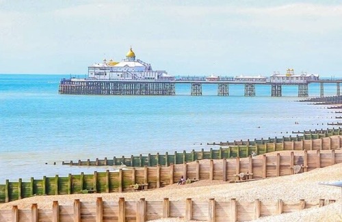 Eastbourne City Centre Apartment | Coastal Retreat: Modern Apartment Steps From the Beach