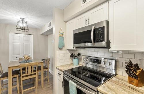 Indian Bayou Apartment | Relaxing Seaside Retreat with Pool, Gym & Beach Access