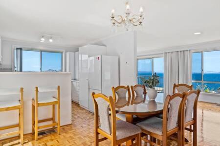 Sandy Bay House | Seaside Serenity: Premier Waterfront Retreat for Families