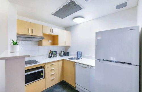 Darwin City Centre Apartment | Tranquil Seaside Escape with Pool & Family-Friendly Amenities