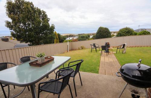 Encounter Bay House | Family Retreat at Encounter Bay - Pets Welcome!