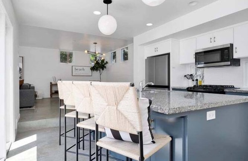 Leucadia House | Coastal Retreat: Family-Friendly Home with Pool & Breakfast