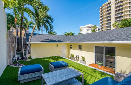 Juno Beach House | Seaside Splendor: Family-Friendly Escape with Top Reviews