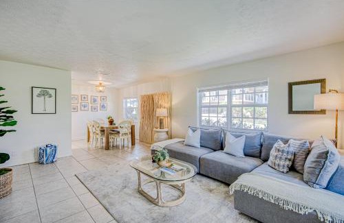 Juno Beach House | Seaside Splendor: Family-Friendly Escape with Top Reviews