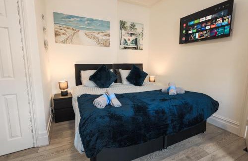 Clacton-on-Sea Apartment | Cozy Seaside Studio 1: Ideal Central Retreat with Hot Tub