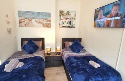 Clacton-on-Sea Apartment | Cozy Seaside Studio 1: Ideal Central Retreat with Hot Tub